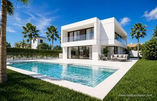Xalet a La Zenia. Villa exclusiva con 4 dormitorios y sótano, a 600 m de la playa