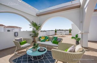 Apartament a Pueblo Bravo. Apartamentos con 3 dormitorios y solárium privado en ciudad ques