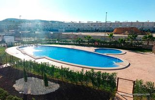 Apartamento en Desamparados - Hurchillo - Torremendo. Adosados en una sola planta con 2 dormitorios y jardín privado e