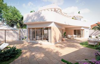 Xalet a La Zenia. Villa de lujo con 3 dormitorios y piscina privada cerca de la pl