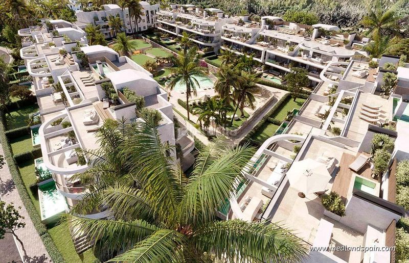 Foto 3d6b57f9-0899-4a3e-a420-ca24b0e5ba71. Apartamento  con 2 dormitorios, jardín y piscina privada en Estepona
