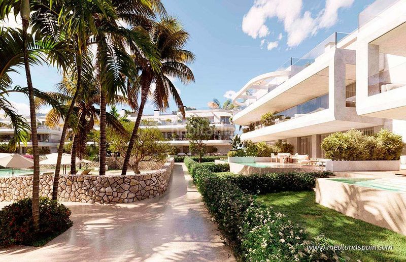 Foto a66cef05-dfaf-455f-8b1b-dfe726db61dc. Apartamento  con 2 dormitorios, jardín y piscina privada en Estepona