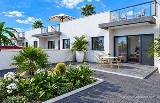 Reihenhaus in Verger (el)