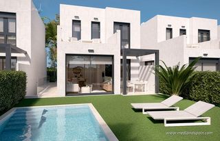 Chalet in Mar Menor golf. Chalets de 3 dormitorios con sótano y piscina privada en santa r