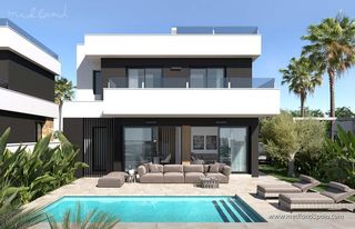 Chalet à Lo Marabú. Chalet con 3 dormitorios, solárium y piscina privada en ciudad q