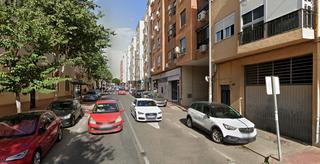 Local Comercial en Calle Granada 258