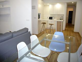 Location Appartement  Calle padre alfonso torres. Solo profesores o funcionarios, curso escolar o larga duracion