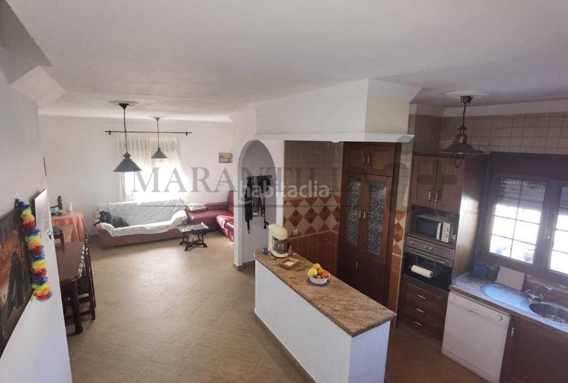 Foto b3ac0518-3bd8-4c48-a17b-2eec7ec19c70. Casa con parcheggio in Lepe