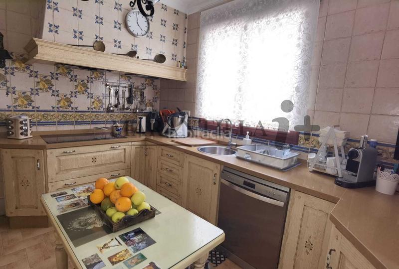 Foto c36f0ded-e7ca-426a-a71b-0d633a3d47c1. Casa con parcheggio in Lepe