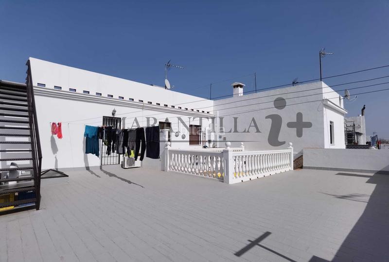 Foto d5563084-4c38-4fb2-89fd-0a8788f72c63. Casa con parcheggio in Lepe