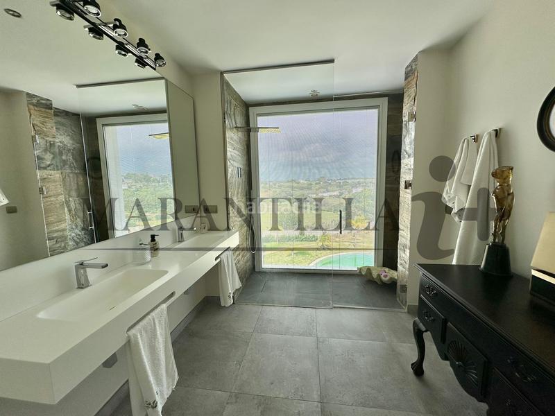 Foto 007f108b-b271-4a76-aca1-d90e41596cff. Xalet amb aparcament piscina a Lepe