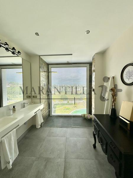 Foto 00ed862a-ff22-4c82-a2e4-07f1c56499c4. Xalet amb aparcament piscina a Lepe