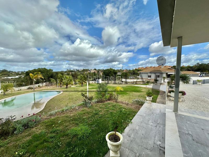 Foto 59502135-25b7-491b-aac0-e07f94dc8385. Xalet amb aparcament piscina a Lepe