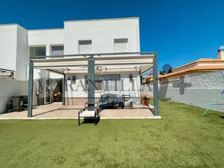 Xalet a Urbasur. Chalet independiente en urbasur