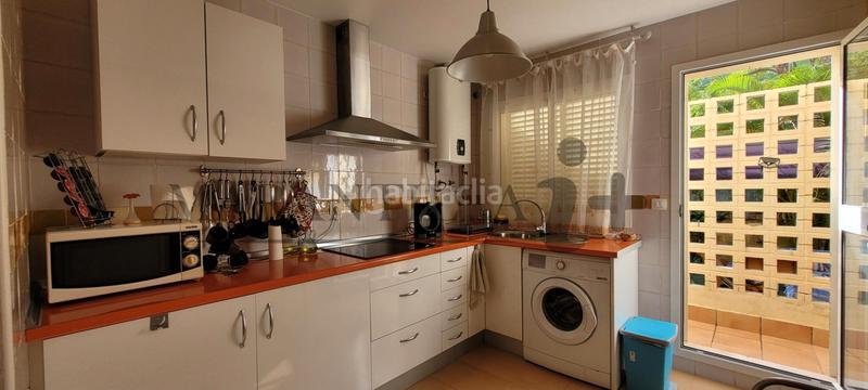 Foto c891a97a-5346-4b09-a1b8-c72fd750a7ca. Casa bifamiliare con camino piscina in Islantilla golf Islantilla