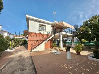 Xalet a Urbasur. Chalet independiente en urbasur, a 3 minutos del mar