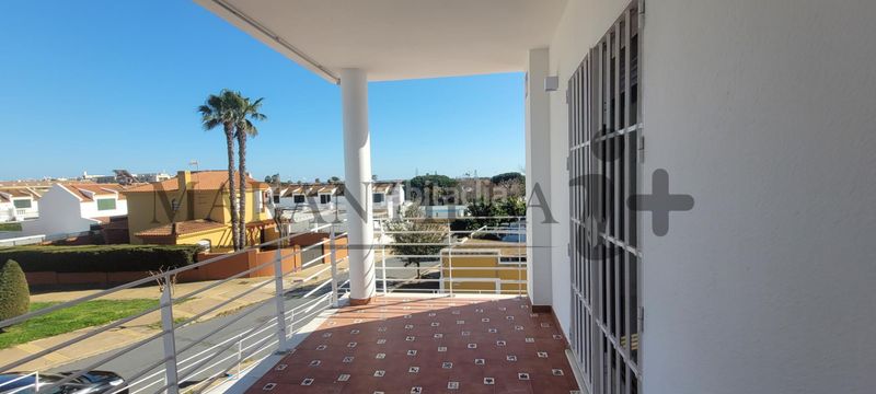 Foto 24e4b141-4904-4c56-9bf1-8657a92517e4. Chalet  en venta en Urbasur. en Urbasur Islantilla