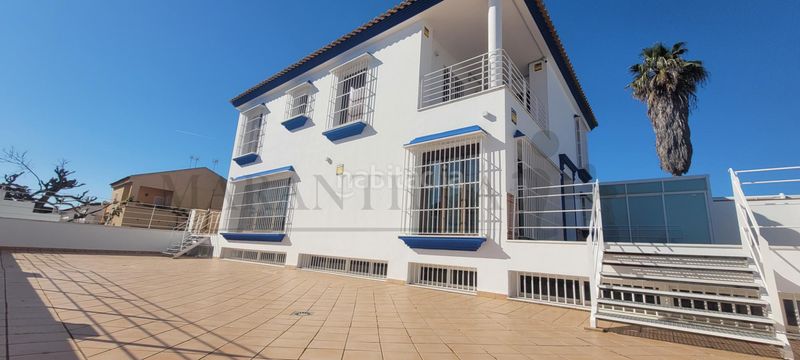 Foto 2809967d-ed29-4007-9412-67d8e9fac91e. Chalet  en venta en Urbasur. en Urbasur Islantilla