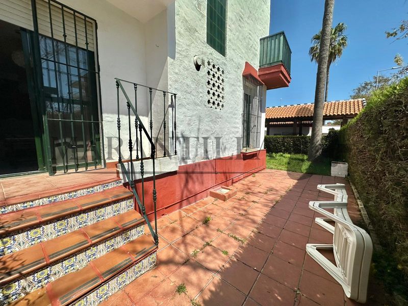 Foto 8be121b0-37b3-491e-b52c-9be3e0e191dc. Planta baixa amb piscina a Islantilla costa Islantilla