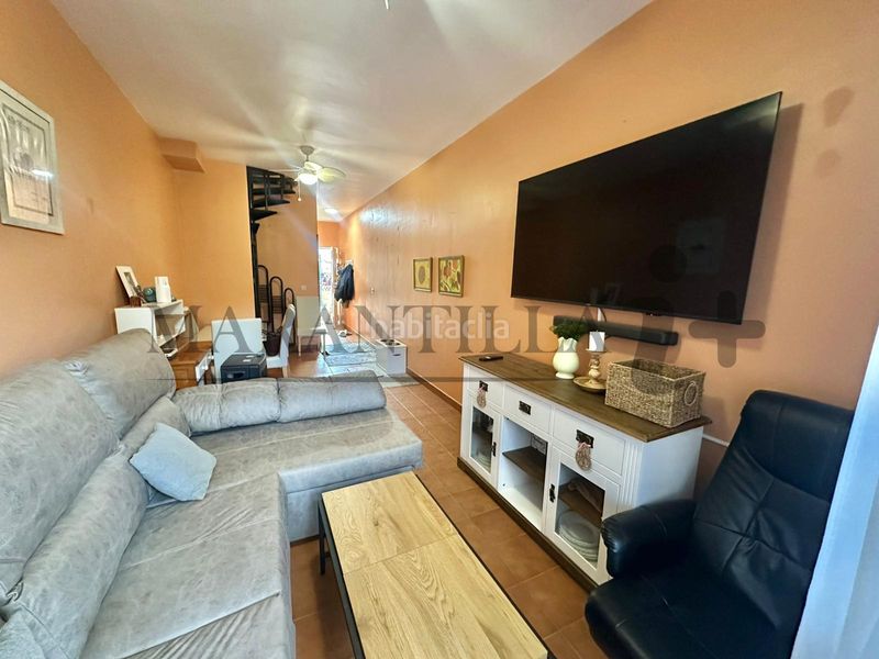 Foto c6296f46-fa35-4401-a495-090e54144630. Casa adossada a Lepe