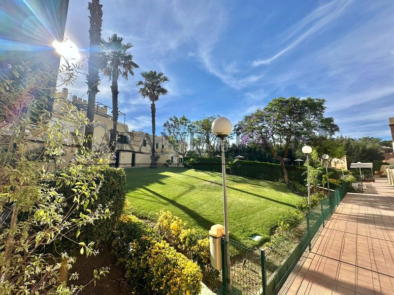Foto ad7ced7f-64e5-46d1-94a7-0fd744136c3a. Estudi amb piscina a Islantilla golf Islantilla