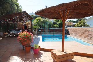 Casa  Carrer del pollancre. Casa para 2 familias