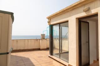 Dplex  Carrer de la plaa. Duplex en primera linea de mar
