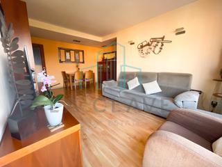 Pis  Carrer de l'agricultura. Piso exterior en can borell con plaza de garaje y trastero inclu