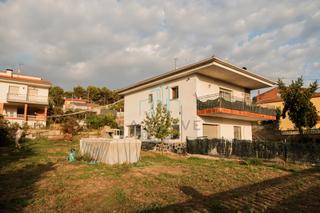 Casa en Carrer de sant delfí 31. Ideal para dos familias o inversión.