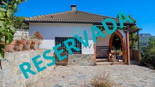 Casa  Carrer font rodona. Casa a 4 vientos con piscina y vistas únicas al cingles de bertí