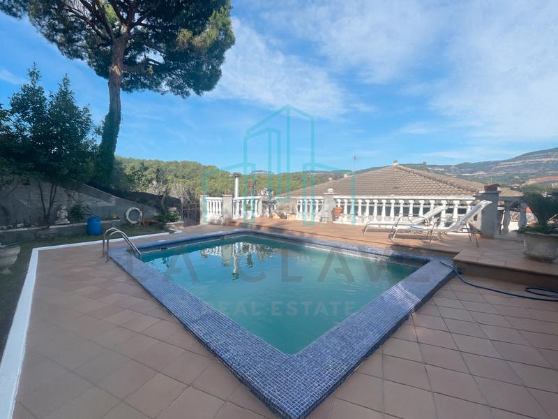 Foto 0c9f219f-2ed9-4582-ac85-68659b9cf9bc. Casa con camino riscaldamento parcheggio piscina in Bigues i Riells del Fai