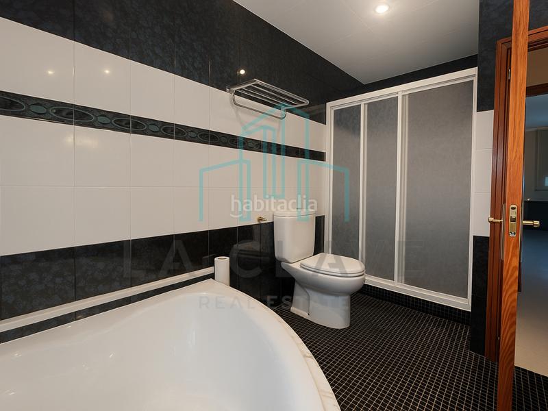 Foto ab12412a-bd26-4a8a-866b-98d8c9ec124c. Casa con camino riscaldamento parcheggio piscina in Bigues i Riells del Fai