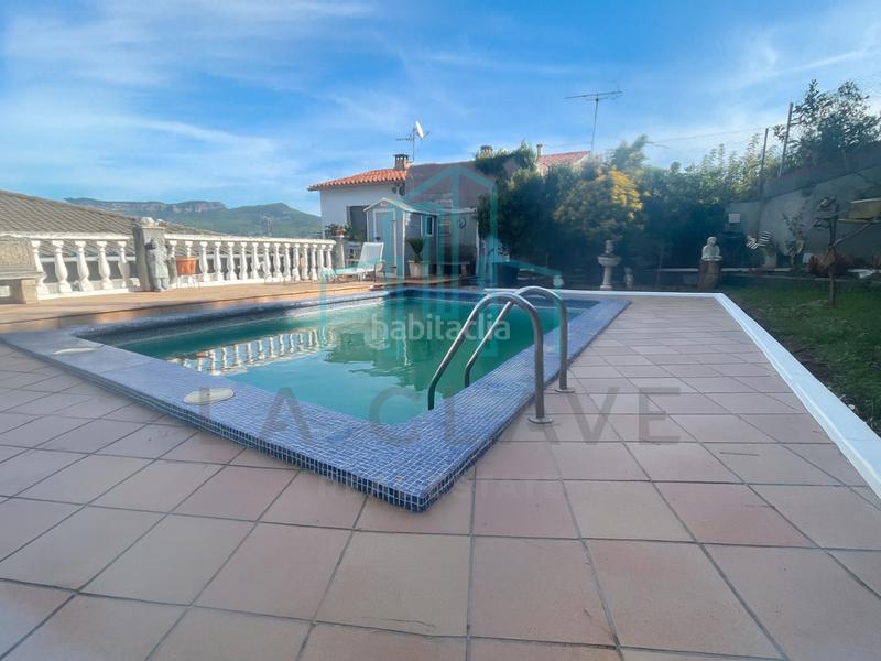 Foto c1330566-db9a-4104-8666-3995bf9ba4ff. Casa con camino riscaldamento parcheggio piscina in Bigues i Riells del Fai