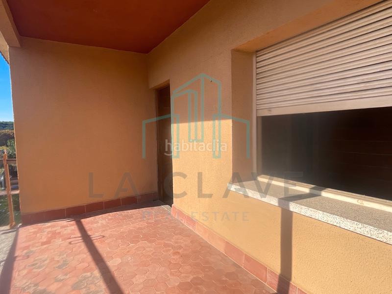 Foto 0eb4069e-90a3-48a6-8f48-fdfda2a65f34. Maison jumelée avec cheminée parking dans Lliçà d´Amunt