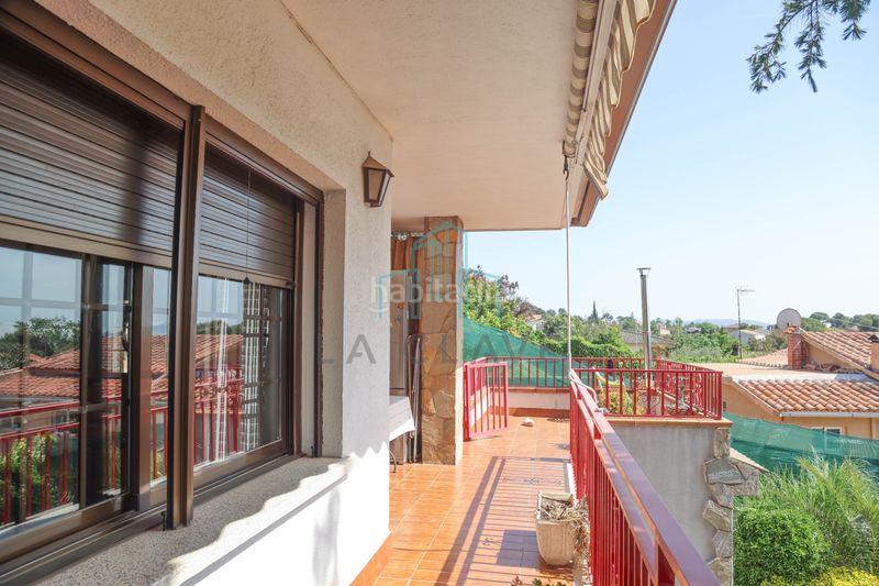 Foto 464d0657-d074-4cff-8276-c8ce7967b17d. Casa amb xemeneia calefacció aparcament a Lliçà d´Amunt
