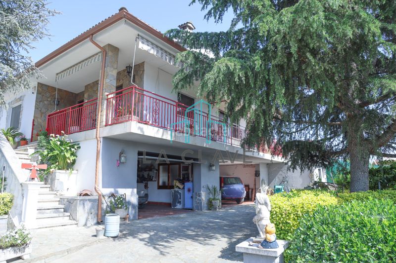 Foto 8774a882-ce3a-444d-be39-088d9b597634. Casa amb xemeneia calefacció aparcament a Lliçà d´Amunt