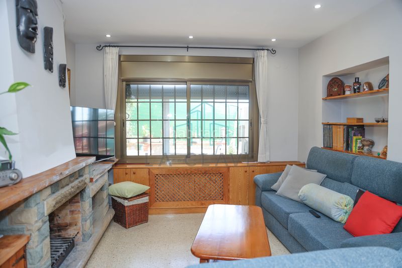 Foto a3bd45eb-50c3-4f83-bb5a-67cfa9e75778. Casa amb xemeneia calefacció aparcament a Lliçà d´Amunt