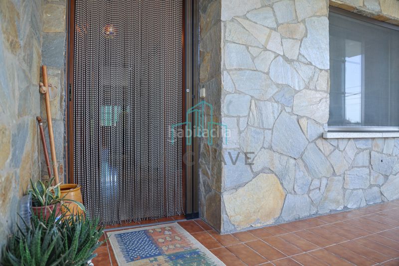 Foto ad4be7ed-aea8-4f65-94b3-5357af2d13e9. Casa amb xemeneia calefacció aparcament a Lliçà d´Amunt