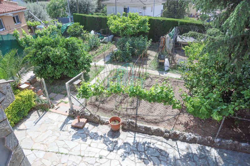 Foto c8225d5b-de3f-4ea4-af77-239c8a6587f7. Casa amb xemeneia calefacció aparcament a Lliçà d´Amunt