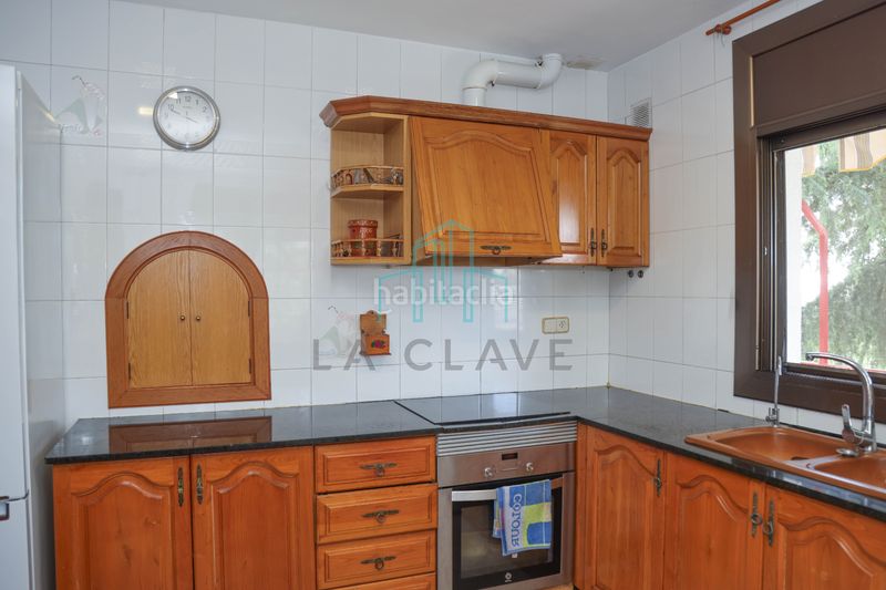 Foto d130b1e0-dc86-4c94-a72e-9a35852ebd87. Casa amb xemeneia calefacció aparcament a Lliçà d´Amunt