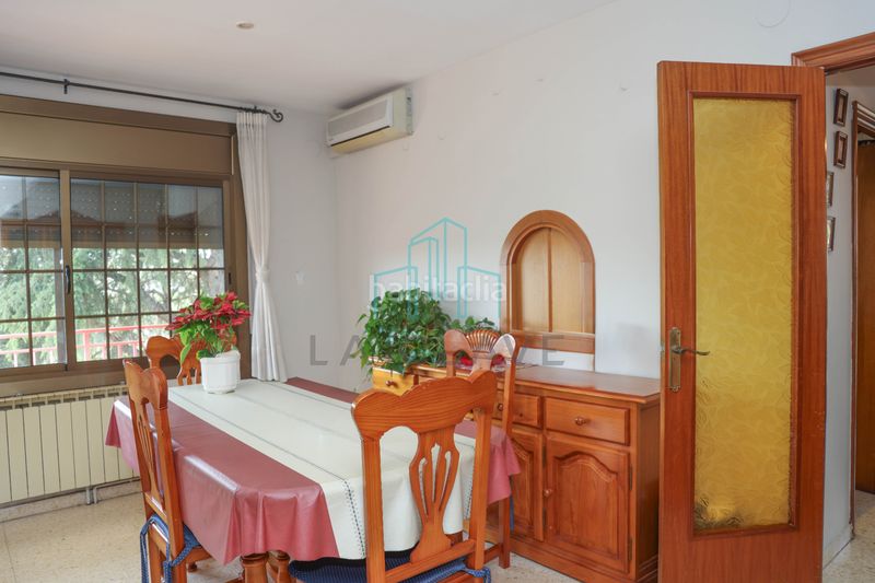 Foto db751418-0317-4d6f-9327-31435367cadd. Casa amb xemeneia calefacció aparcament a Lliçà d´Amunt