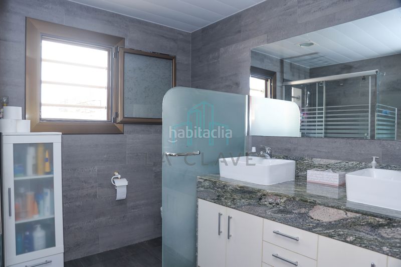 Foto fec174db-6579-44bc-bad1-80a2f00e6191. Casa amb xemeneia calefacció aparcament a Lliçà d´Amunt