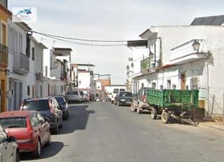 Casa  Calle central. Venta casa en almonte  huelva