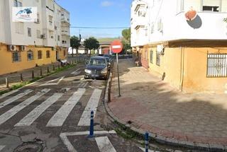 Pis  Calle tiburon. Venta de piso en sevilla.