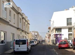 Pis  Calle salvador el. Venta piso en arrecife  las palmas