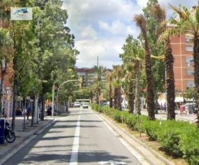 Local Comercial  Passeig de valldaura. Venta local comercial en barcelona