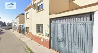 Maison jumelée  Calle torre de abenzoar. Venta de casa adosada en benacazón, sevilla.