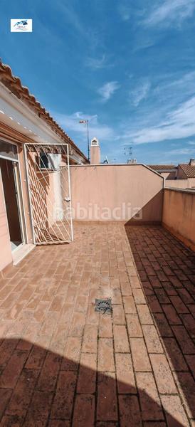 Foto bd9e7db3-ed52-42da-852f-b0d178e9a9f8. Reihenhaus mit parking in Olivar de Quintos Montequinto