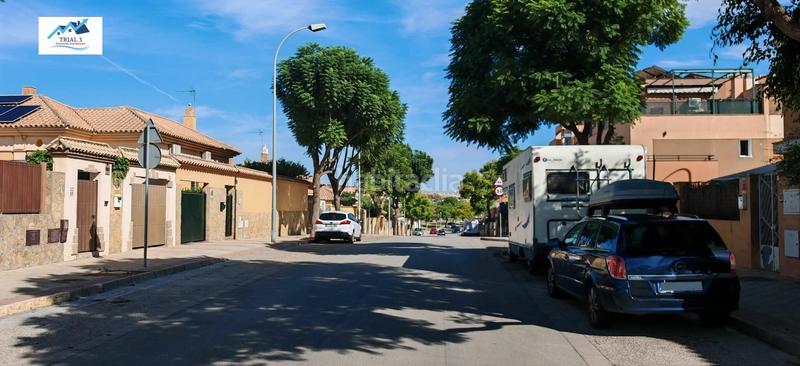 Foto d352cb3b-2dc6-4734-aaad-63f1ca795b28. Reihenhaus mit parking in Olivar de Quintos Montequinto