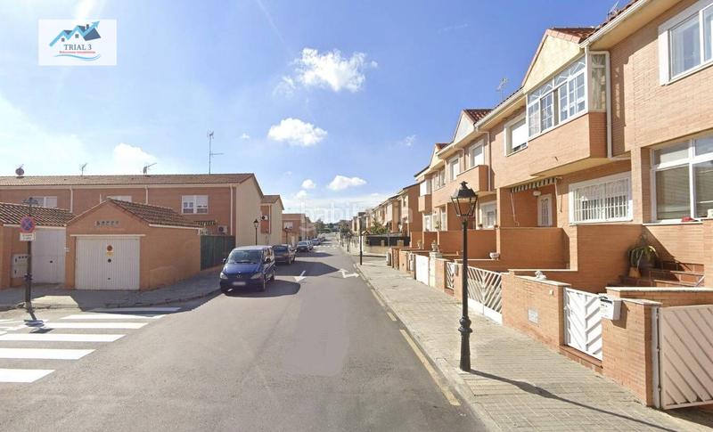 Foto 234ba09a-187d-4f5a-b964-17d174eb142e. Reihenhaus mit parking in Seseña nuevo Seseña